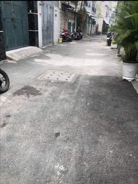 Nhỏ siêu hiếm gần MT Lạc Long Quân chỉ 3.8 tỷ dt 40m2, hẻm trước nhà 4m