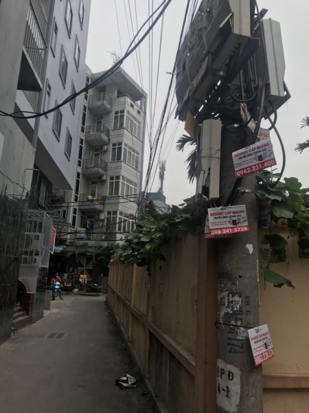 Cần bán nhà Gấp mặt phố Xuân Thủy 36m2, 5 tầng, 3.5 tỷ.