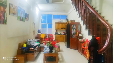 Bán nhà Thạch Bàn, đẹp, đầy đủ công năng Dt 48m 2.9 Tỷ