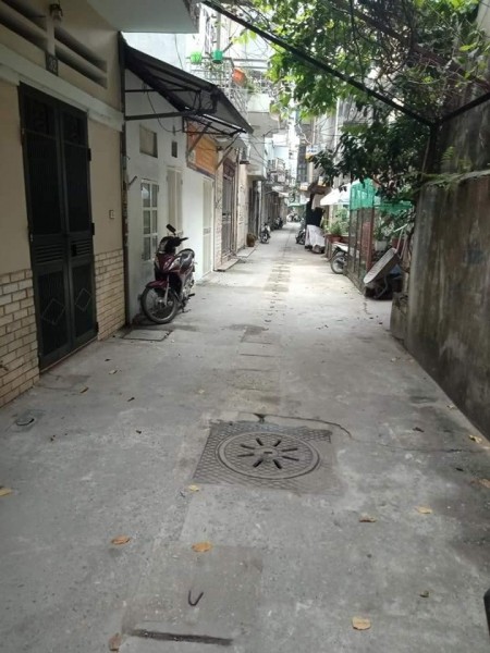 Rẻ, cực hiếm, 50m2, lõi Hai Bà Trưng, morning đỗ cửa, ở ngay.
