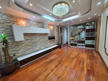 Bán gấp nhà 5 tầng Bùi Xương Trạch, Thanh Xuân 41m2 chỉ 2,8 tỷ