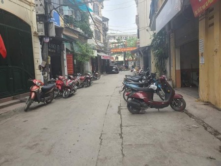 Bán GẤP nhà Phan Đình Giót 46m*3 tầng, mt5,2m, giá 4 tỷ.