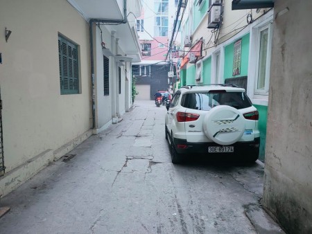 Bán nhà ngõ 379 Đội Cấn, 34m, 2.1 tỷ, cách đường ô tô tránh 10m, lô góc. Liên hệ ngay 0917890111
