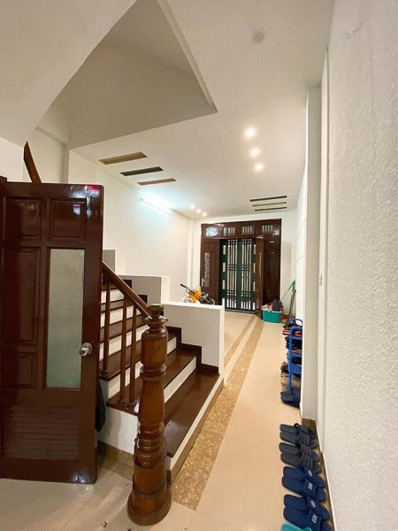 BÁN NHÀ LÁNG HẠ NGÕ THÔNG GẦN PHỐNGAY CẠNH RẠP CHIẾU PHIM, GIÁ NHỈNH 5 TỶ