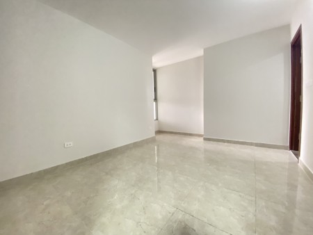 Chung cư IA20 Ciputra, CH 02PN 92m2, tầng trung, đã có sổ đỏ giá 2,3 tỷ.