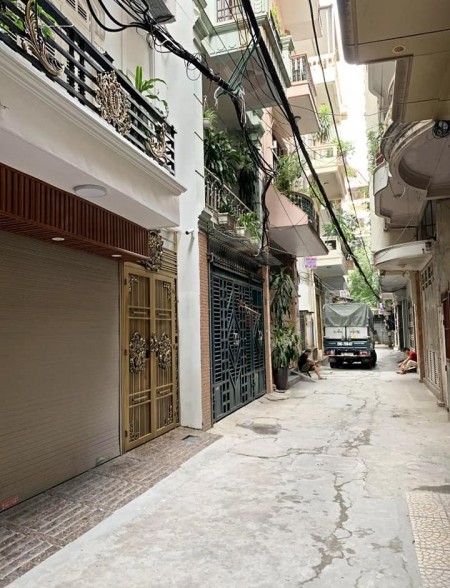 Bán nhà Hồng Tiến 66m2 Ô tô vào nhà Chỉ hơn 5 tỷ