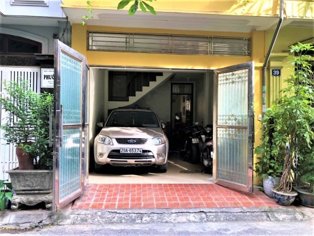 Bán nhà phân lô mặt ngõ 26 Đặng Thuỳ Trâm, Hoàng Quốc Việt dt 61 m2 x 6 t giá 12,7 tỷ