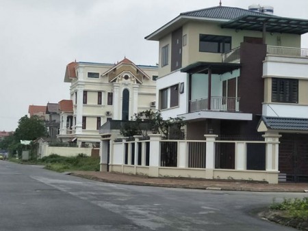 Cho thuê Mặt bằng kinh doanh làm Văn phòng, Nhà hàng KĐT Việt Hưng. DT 1200m2