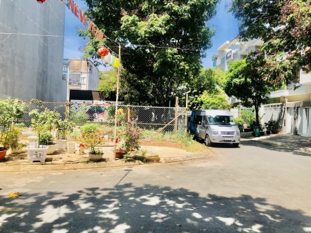 Làm ăn thua lỗ bán lô đất gần khu biệt thự Tên Lửa 110m2, có sổ riêng, công chứng ngay