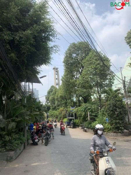 Bán nhà mặt tiền 1T1L lô góc đất vuông đẹp gần chợ Tam Hòa, đường oto giá 5ty2