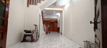 Bán gấp nhà Khương Đình 40m2 x 5 Tầng, MT 4m, Giá 4.6 Tỷ. LH: 0967469345