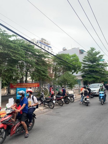 MẶT TIỀN ĐANG KINH DOANH QUÁN ỐC, VỊ TRÍ KINH DOANH TRÃI DÀI CẢ ĐOẠN ĐƯỜNG, CẠNH BÊN TRƯỜNG ĐẠI HỌC TÀI CHÍNH QUẬN 7. DT 5 x 20 CHỈ 9.150tỷ