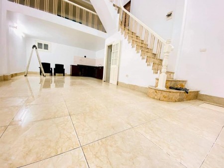 Bán gấp nhà riêng phố Hoàng Văn Thái gần 60m2 giá nhỉnh 5 tỷ để giải quyết vấn đề tài chính