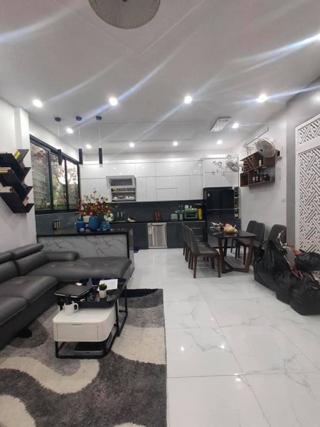 GIÁ NHỈNH 2 TỶ. Dt 30M2 5T NHÀ SIÊU HIẾM CỰC ĐẸP