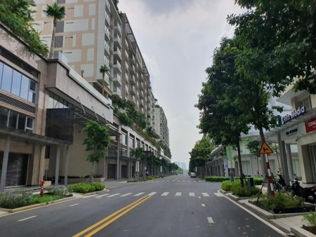 Cho thuê căn góc shophouse SARINA thô, hỗ trợ thời gian hoàn thiện LH 0909246874