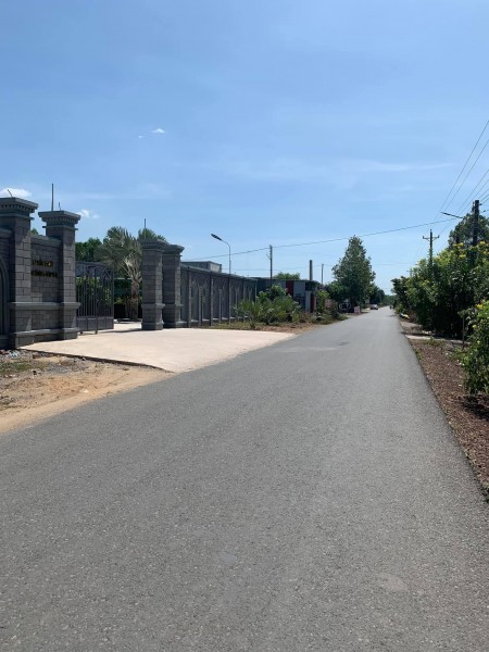 Bán lô đất Phước Bình đường 32m, 2 mặt tiền có 100m2 thổ, gần chợ có thể kinh doanh được ngay