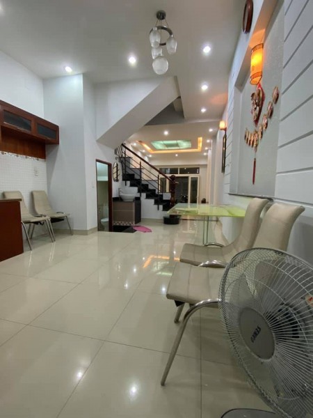 Đến Lúc Phải Chia Tay Căn Nhà Tâm Huyết Đường Trần Phú Quận 5 Diện tích 30 m2 Chỉ 3.8tỷ.