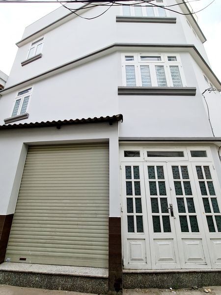 Nhà đẹp ở ngay đường xe tải Âu Cơ Tân Bình 60m2 4 tầng giá 6.85 tỷ thương lượng
