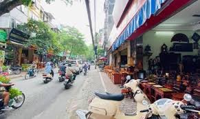 Bán nhà Hoàng Hoa Thám thoáng trước sau Gần phố Hoa