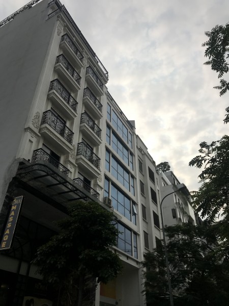Bán Gấp Nhà Building Xuân La, 9 Tầng 160m2 Mt 8M giá chỉ 40 tỷ