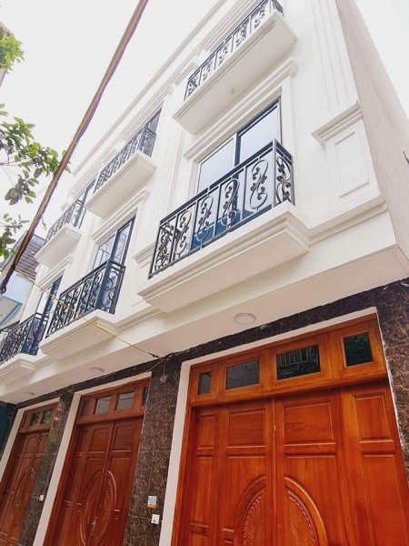Bán nhà La, diện tích 41m, MT 4,4m, ngõ oto đỗ 24/24 KINH DOANH