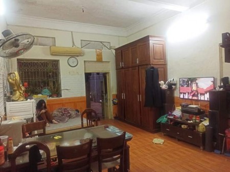 P Nguyễn Đình Hoàn,Bán Nhà DT: 63m,MT: 4.5m,Ngõ xe 3 Gác,Gần phố ,Q.Cầu Giấy