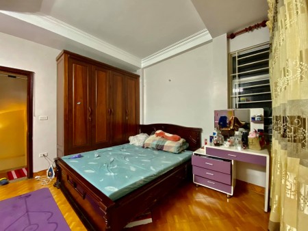 Bán nhà phố Nguyễn Trãi, quận Thanh Xuân, 5 tầng , nhỉnh 3 tỷ
