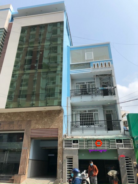MT Tân Cảng 5x25m, trệt, 3lầu, cầu thang giữa phòng 40m2.