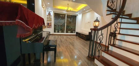 MỸ ĐÌNH NHÀ ĐẸP CHỦ CẦN BÁN GẤP-TẶNG FULL NỘI THẤT