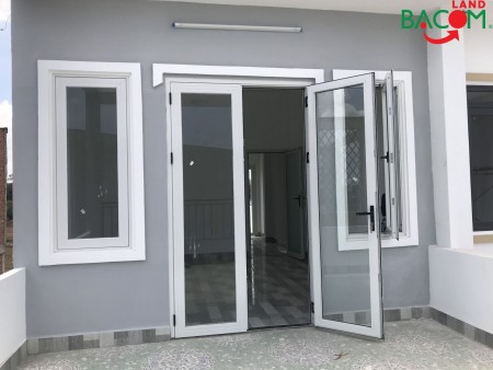 Nhà 1 trệt 2 lầu mới xây tại phường Bửu Hòa, gần trường mầm non Sao Khuê,đường 2 xe hơi