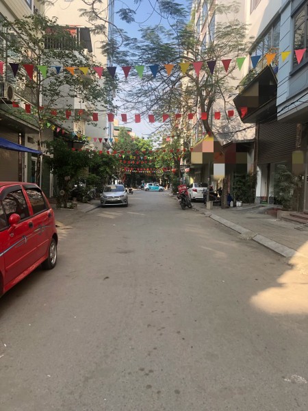 Tôi cần bán nhà TT Hà Đông, KD, Thang Máy, ôtô tránh, 8.2 tỷ.