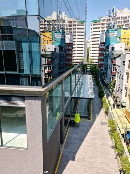 Nhà nguyên căn Lê Thánh Tôn (Phố Nhật), Quận 1, có sẵn nội thất, 5PN, 25 triệu, 0938.764.277