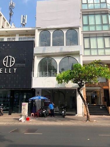 Cho thuê nhà nguyên căn MT đường Nguyễn Đình Chiểu Quận 3