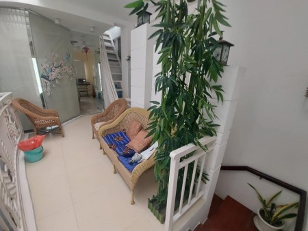 Mặt tiền Phan Văn Trị, 5x26m, TN hơn 50 tr/th, 4 lầu, cần tiền bán gấp, lh0904358019
