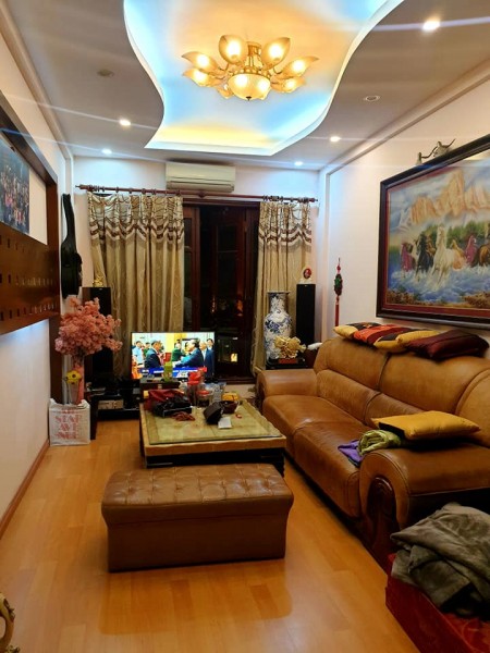 Nhà đẹp Hoàng Hoa Thám, 35m2x5 tầng, ngõ rộng 3.7 tỷ