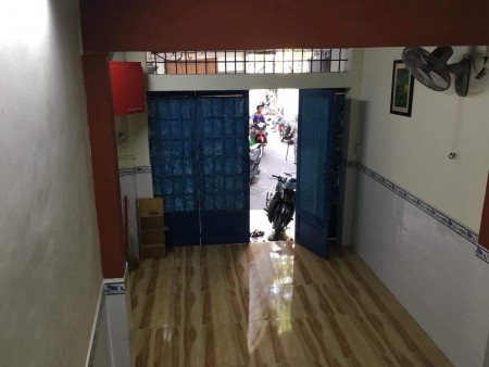 BÁN NHÀ BÌNH THẠNH GIÁP QUẬN 1 DT 31M2 GIÁ 2 TỶ 75