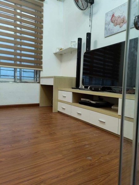 Bán Nhà 5 Tầng Đê La Thành, Đống Đa, 15m Ra Phố, DT 42m2, MT 4,2m. Chỉ 3,65 Tỷ.