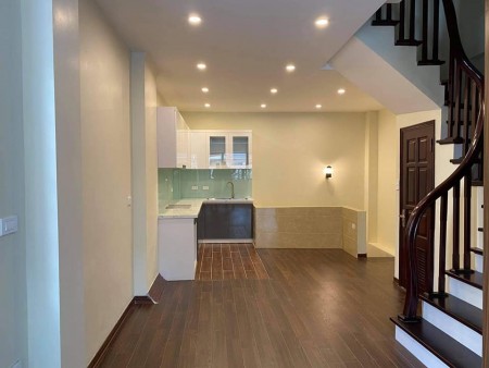Mặt phố Trương Định, 40m2 x 5 tầng, mt 4m kinh doanh đỉnh, 0976151518