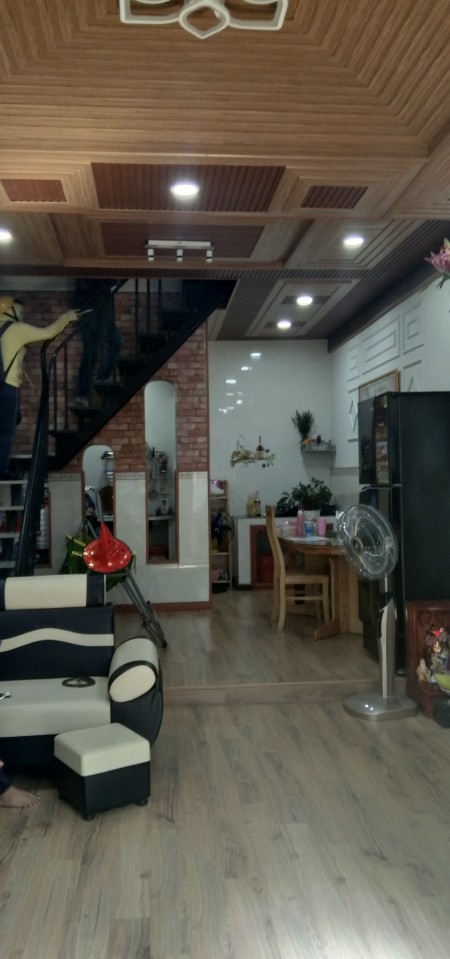 Nhà Gỗ bán dtcn 33,6m2 1 trệt 1 lầu, nội thất đẹp, Phước Long A. Tin thật - Ảnh thật