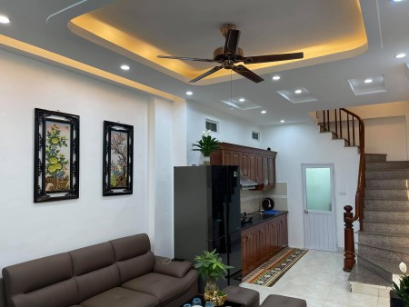 NHÀ THỔ CƯ MÀ NHƯ KHÁCH SẠN, THANH TRÌ, 4 TẦNG, OTO ĐỖ, GIÁ 3 TỶ
