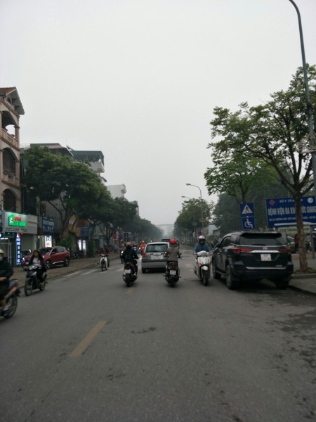 Cần tiền giảm giá 500tr xuống còn 8.8 tỷ bán nhà 57m2 đường Trường Lâm, Quận Long Biên
