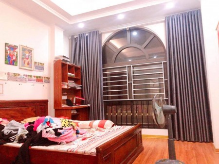 NHÀ PHÂN LÔ NGAY NGÃ TƯ SỞ KINH DOANH SẦM UẤT GARA 7 CHỖ 40M2 5 TẦNG HOÀNH TRÁNG