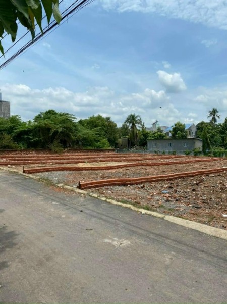 Chính chủ cần bán lô đất mặt tiền Bùi Quốc Khánh, kế bên UBND phường Chánh Nghĩa, giá 1.35 tỷ, diện tích 90m2. SHR. Liên hệ 0374991279 Minh Anh