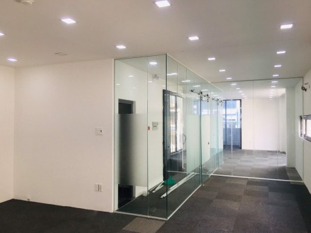 Nhà Cho Thuê MT Cộng Hòa , P13, Q.Tân Bình, DT: 5x20m, hầm 5 lầu thang máy