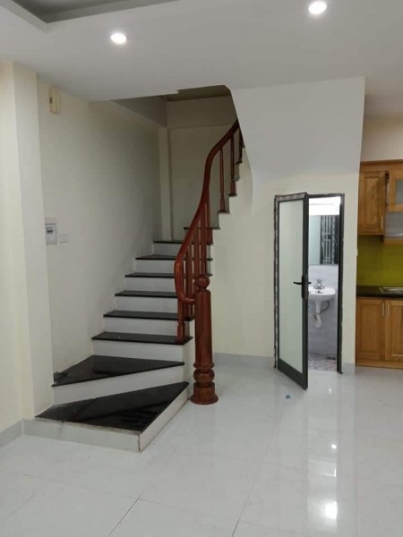 Bán nhà Kim Giang, quận Hoàng Mai, 5 tầng mới xây, hơn 2 tỷ