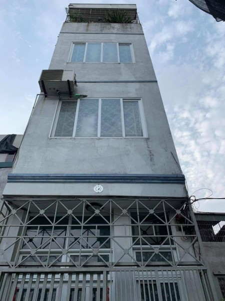 Chỉ nhỉnh 2 tỷ có ngay Nhà 4 tầng tại Lĩnh Nam Hoàng Mai