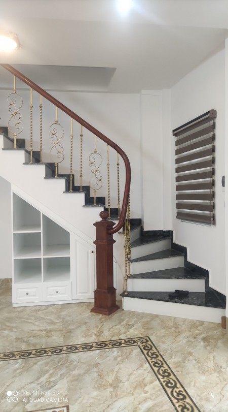 CHỦ BÁN GẤP ĐI ĐỊNH CƯ CÁCH 1 NHÀ RA MẶT PHỐ MẶT TIỀN HƠN 6m NHỈNH 3 TỶ