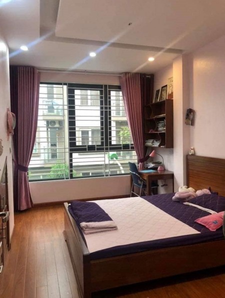 Bán Gấp Nhà đường Nguyễn Đình Hoàn Cầu Giấy 32m2 x 6T MT 4m 4 2 tỷ