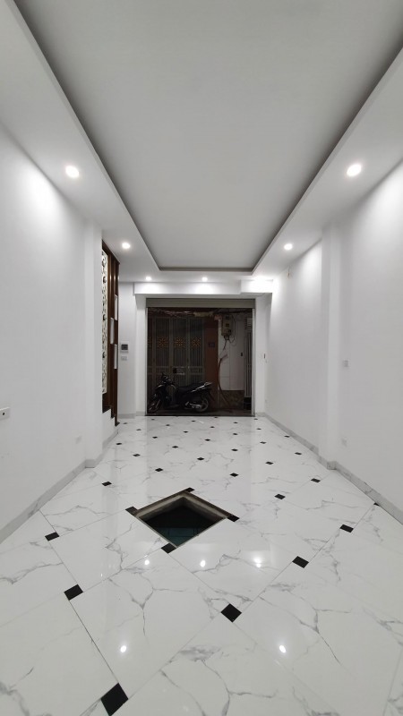 Bán nhà 4 tầng phố Mai Anh Tuấn diện tích 40m oto đỗ cửa 30m giá 4.3 tỷ