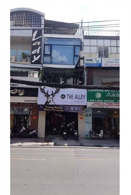 Cho thuê Nhà nguyên căn Mặt tiền Đường Lê Văn Sỹ, P.10, Q.Phú Nhuận. DT: 5 x 18m